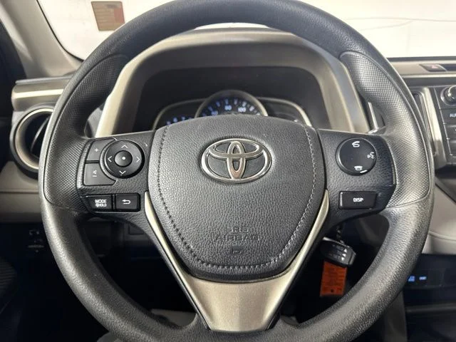 Used 2015 Blue Toyota LE image 17