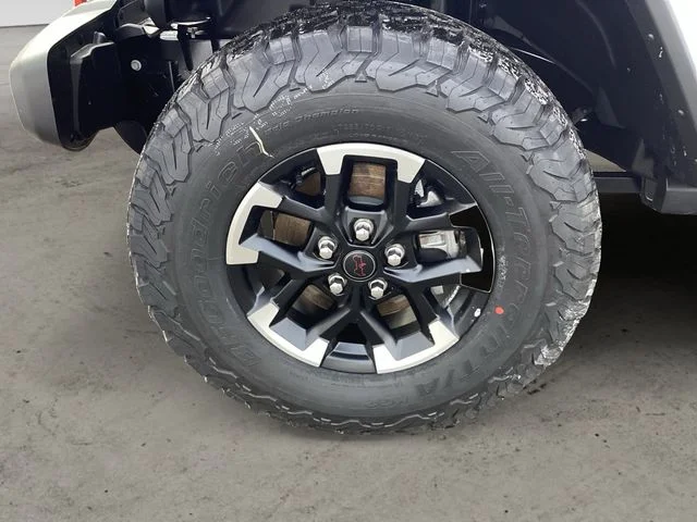 New 2026 Bright White Clearcoat Jeep 4-DOOR RUBICON image 15