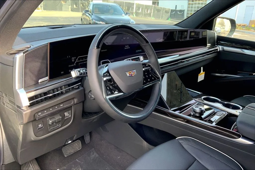2026 Cadillac Escalade Luxury - Photo 9