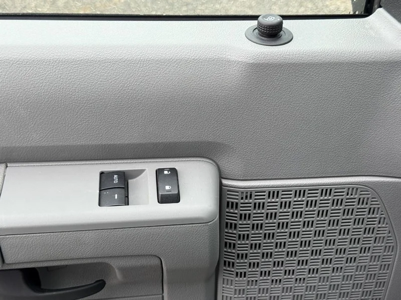 New 2026 Oxford White Ford SRW KUV image 16