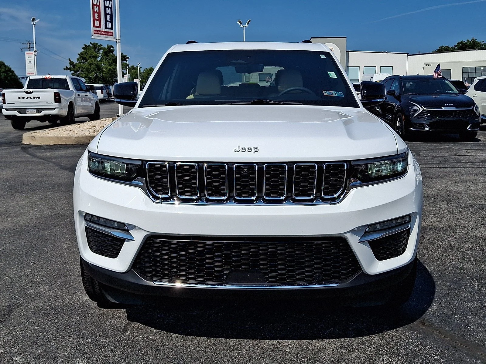 Certified Used 2025 Bright White Clearcoat Jeep Limited image 2