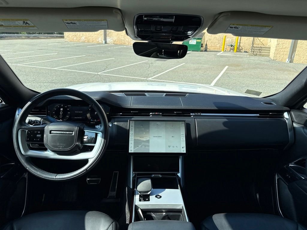 Used 2024 White Land Rover SE image 21