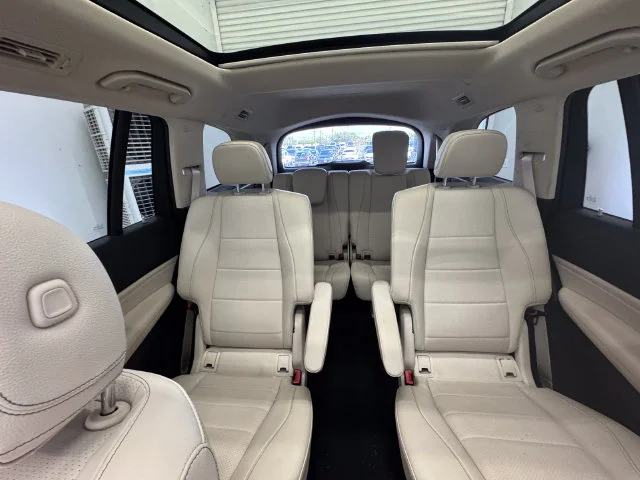 Certified Used 2023 MANUFAKTUR Diamond White Metallic Mercedes-Benz GLS 450 image 7