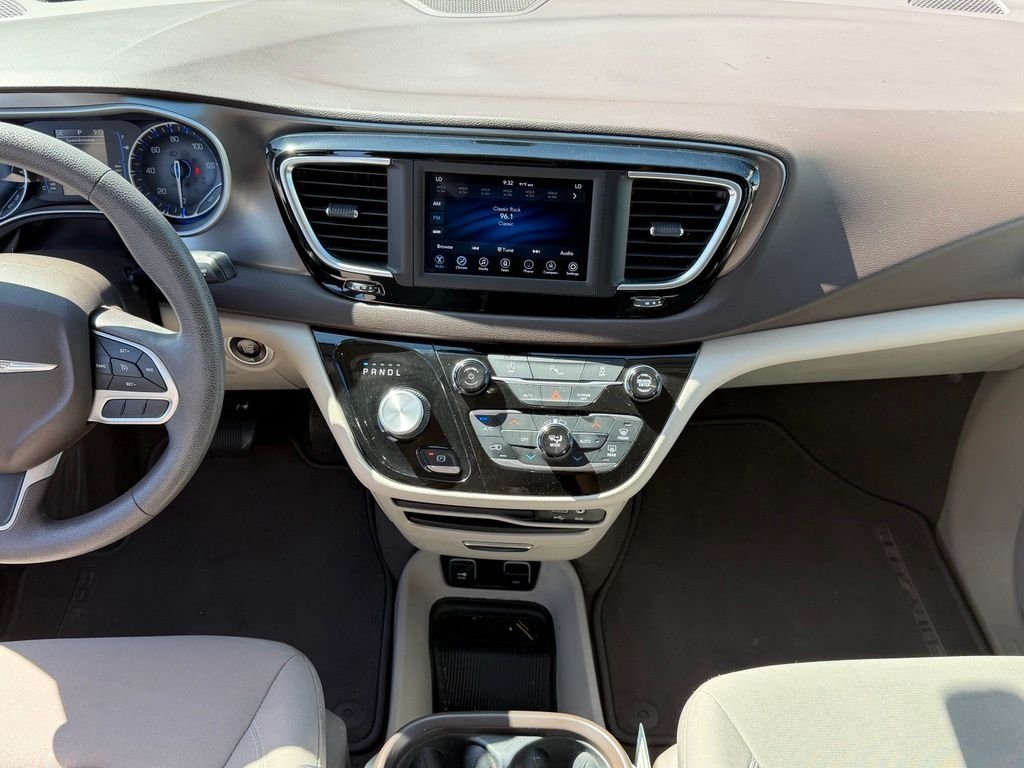 Used 2018 Red Chrysler Touring Plus image 18