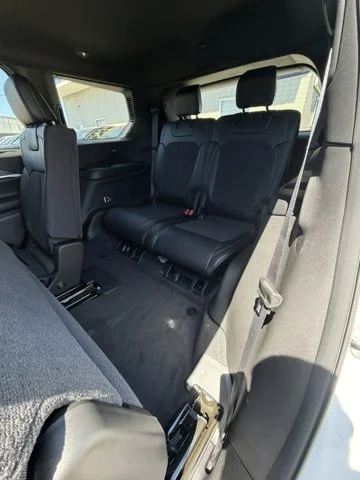 New 2026 Bright White Clear-Coat Exterior Paint Jeep Laredo Altitude image 16