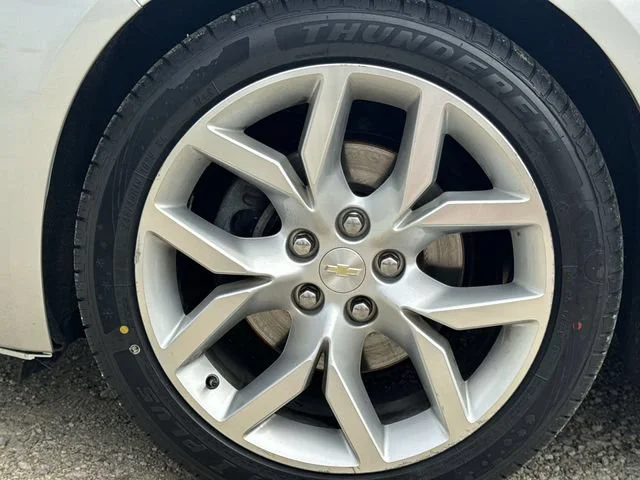 Certified Used 2019 SILVER ICE METALLIC Chevrolet Premier image 31