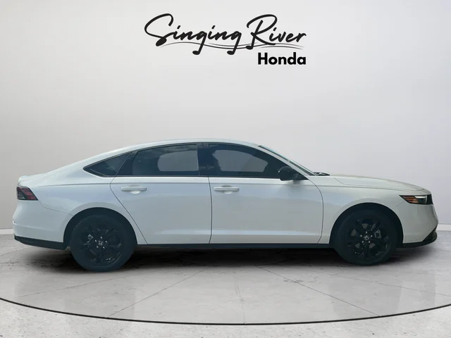Certified Used 2025 Platinum White Pearl Honda SE image 8