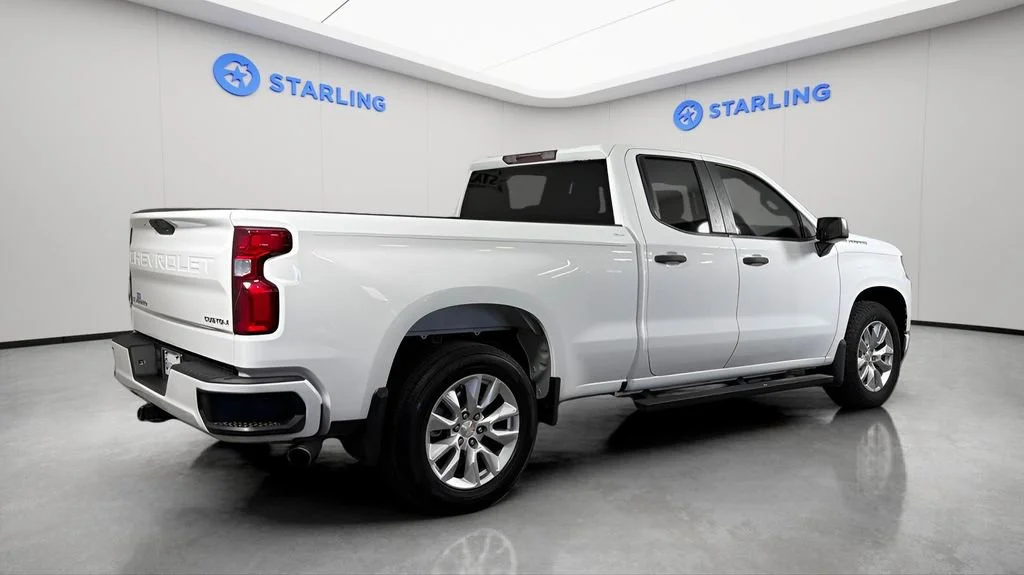 Used 2020 SUMMIT WHITE Chevrolet Custom image 10