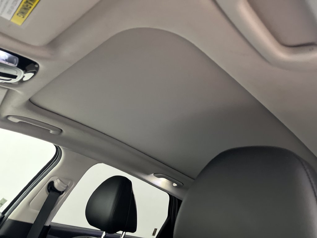 Used 2024 Silver Hyundai SEL Convenience image 23