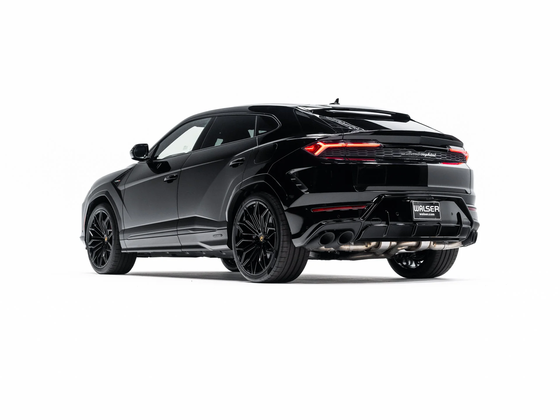 Used 2025 Nero Noctis Metallic Lamborghini SE image 3