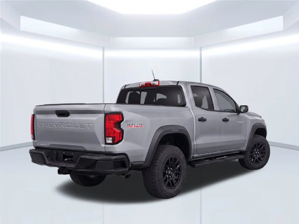 Used 2025 Gray Chevrolet Trail Boss image 4
