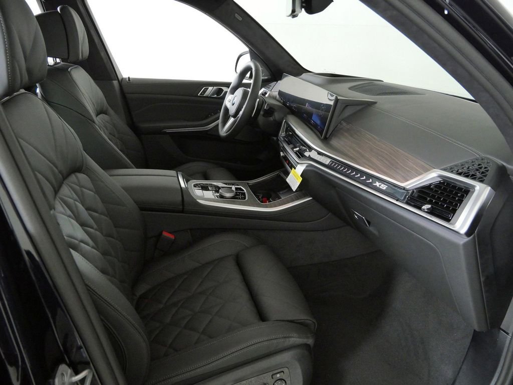 New 2026 Carbon Black Metallic BMW xDrive40i image 20