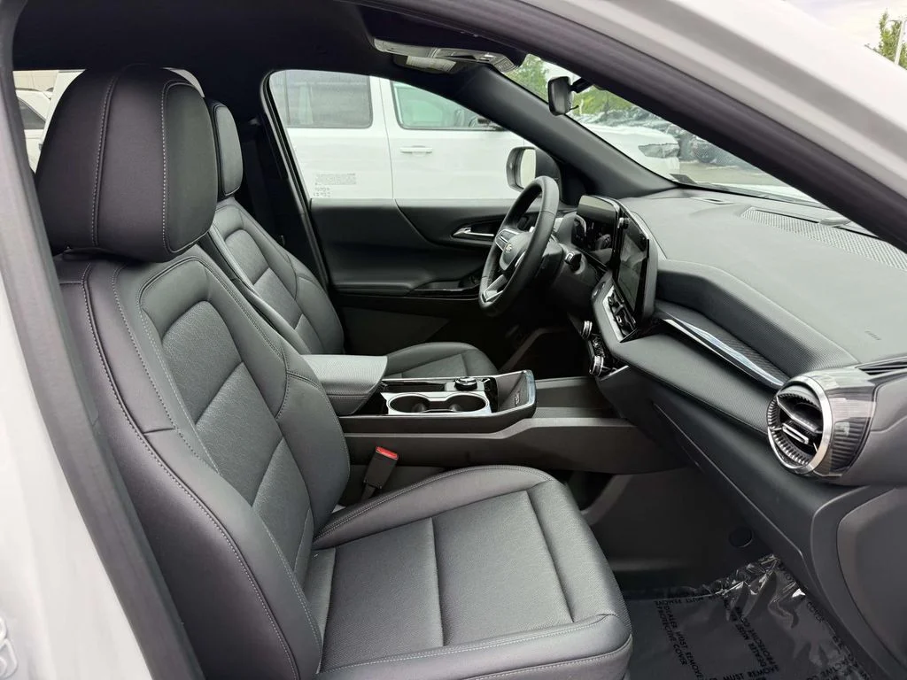 Used 2026 White Chevrolet LT image 14