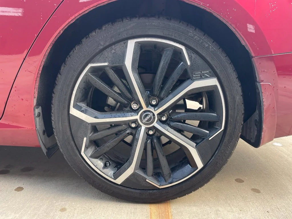 Used 2023 Red Nissan 2.5 SR image 16