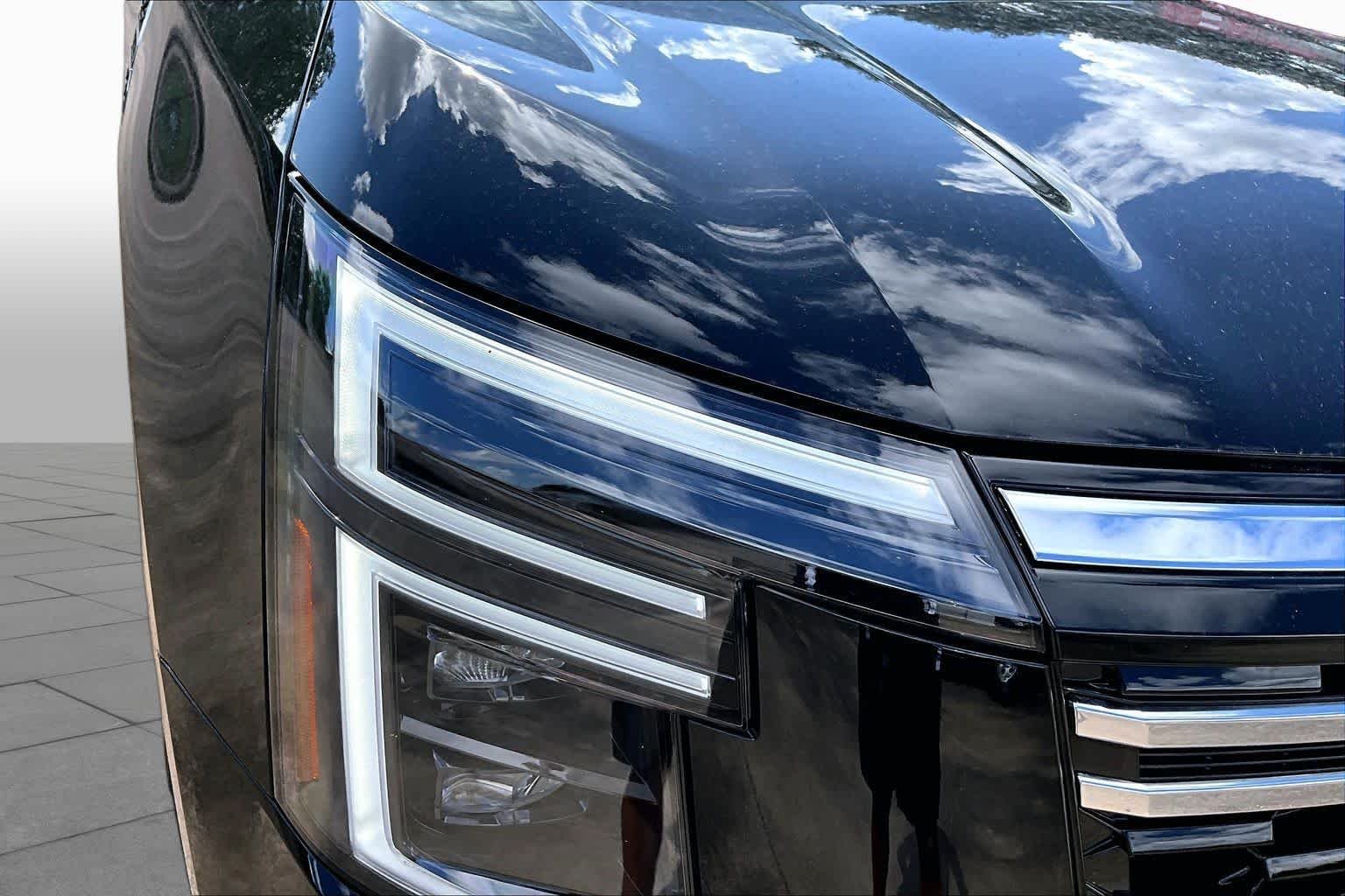 New 2026 Super Black Nissan SV image 19