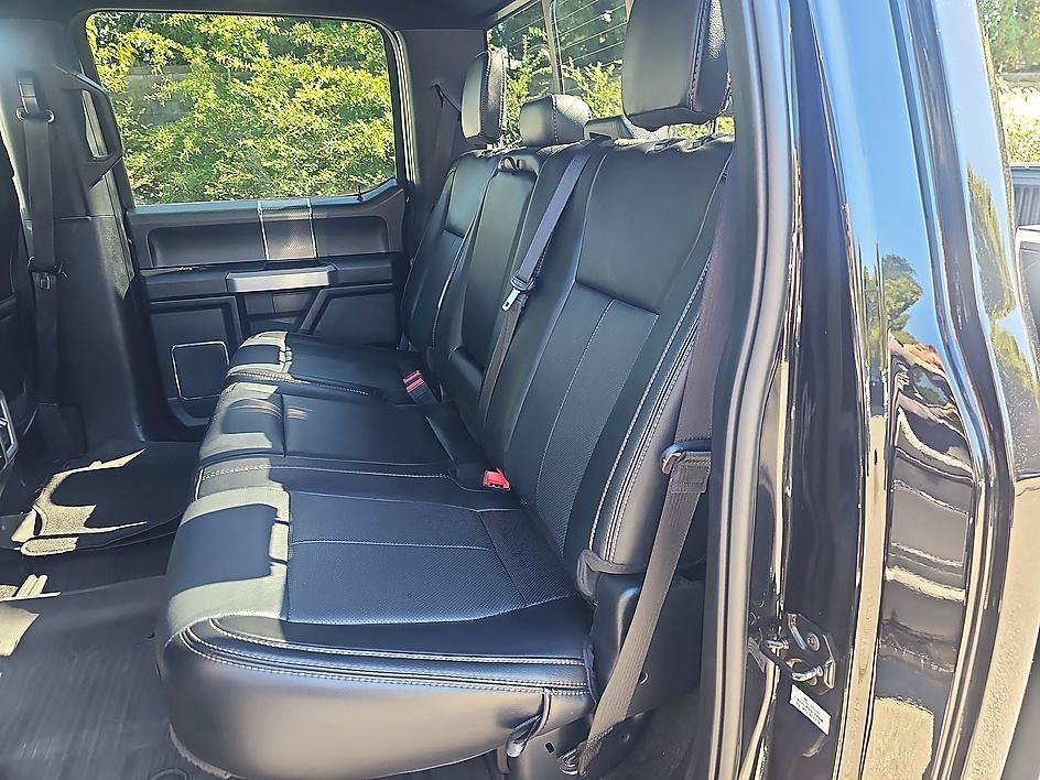 Used 2020 Agate Black Metallic Ford LARIAT image 28