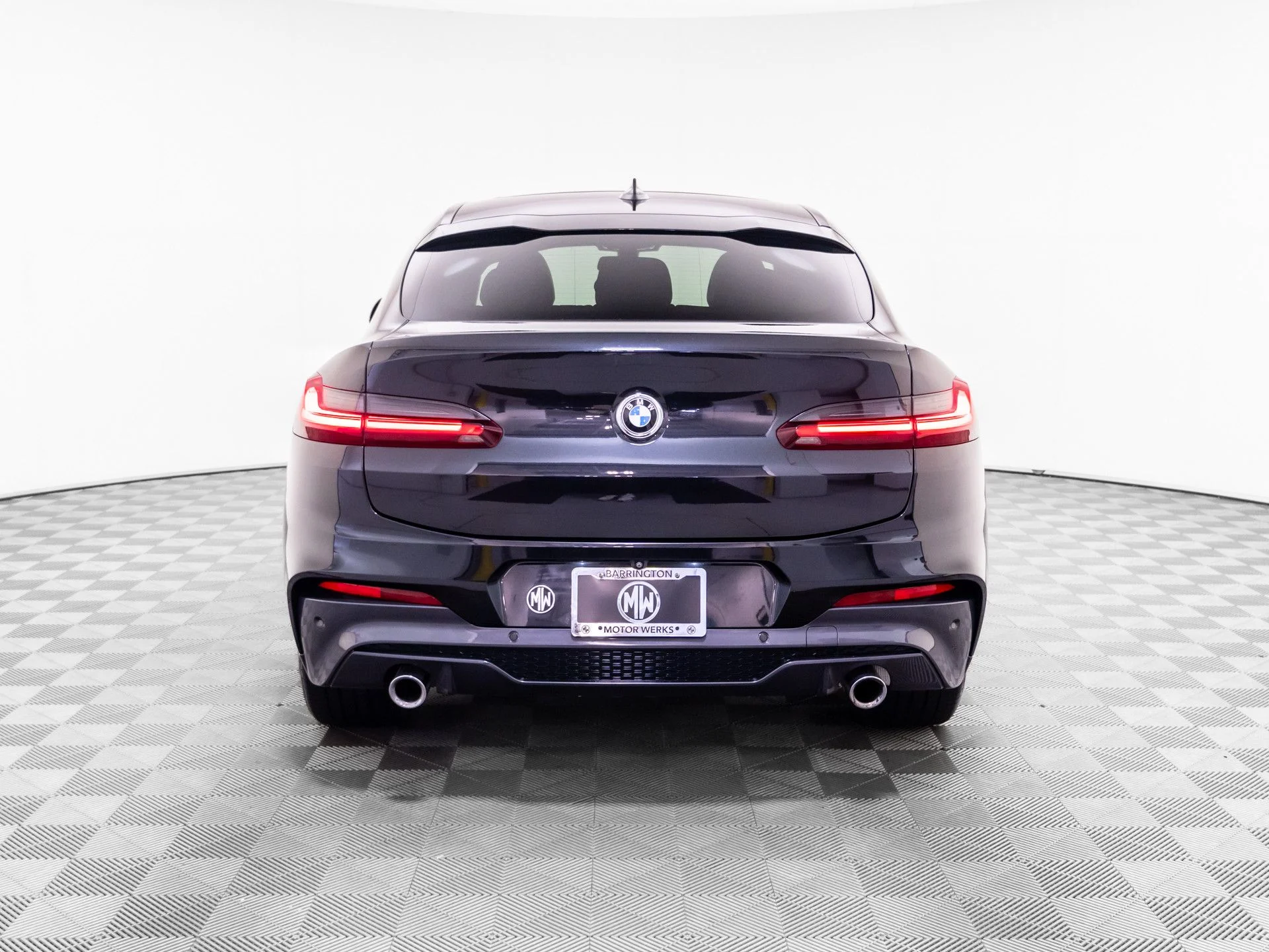 Used 2019 Black BMW xDrive30i image 4