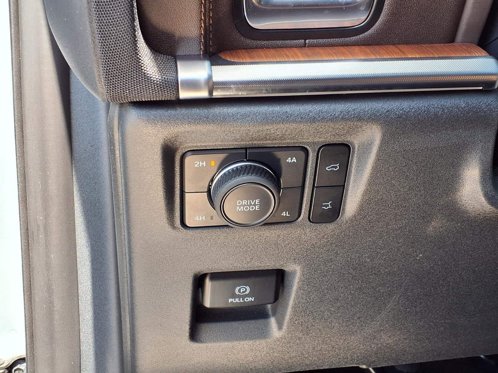 Used 2025 Gray Ford King Ranch image 8