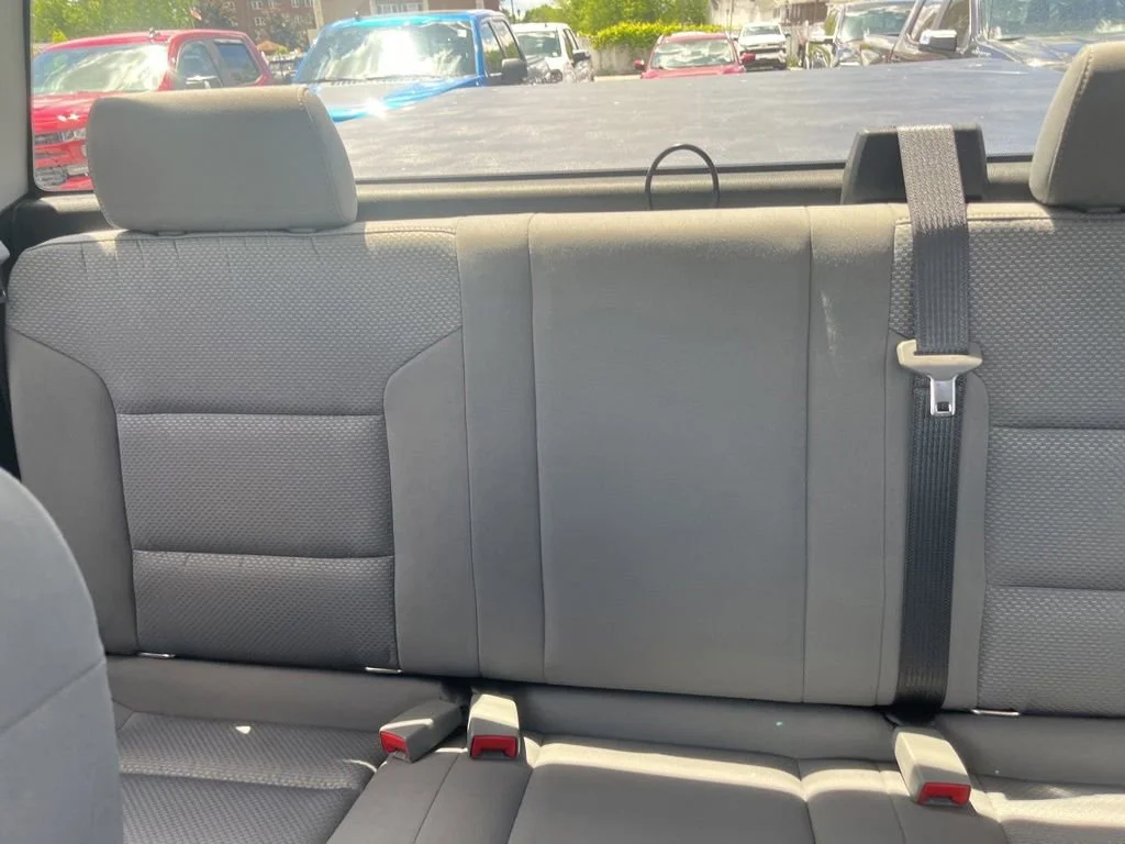 Used 2018 GRAPHITE METALLIC Chevrolet LS image 15