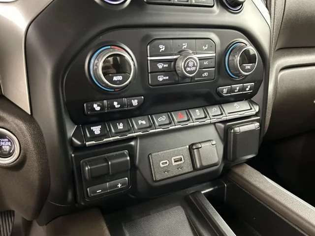 Used 2020 Iridescent Pearl Tricoat Chevrolet LTZ image 21