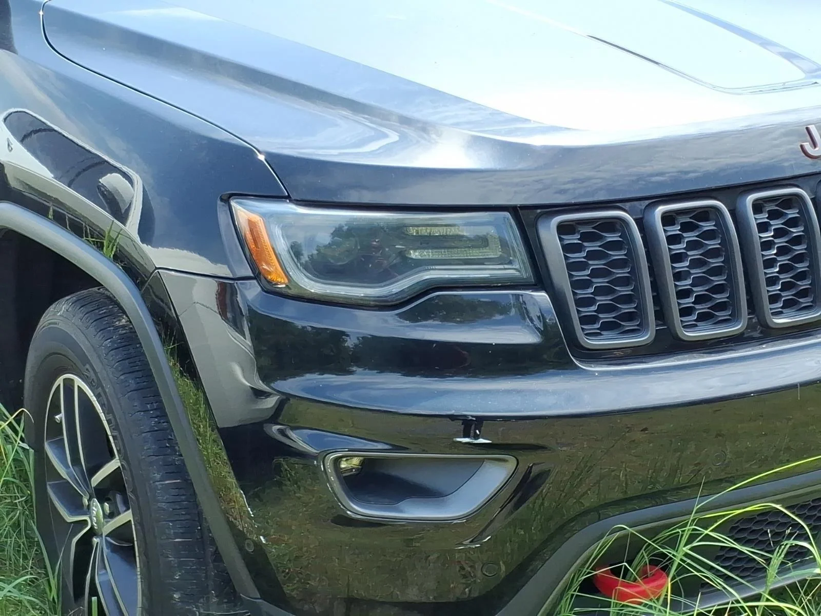 Used 2018 Diamond Black Crystal Pearlcoat Jeep Trailhawk image 6