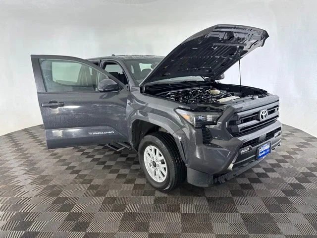 Used 2024  Toyota SR5 image 16