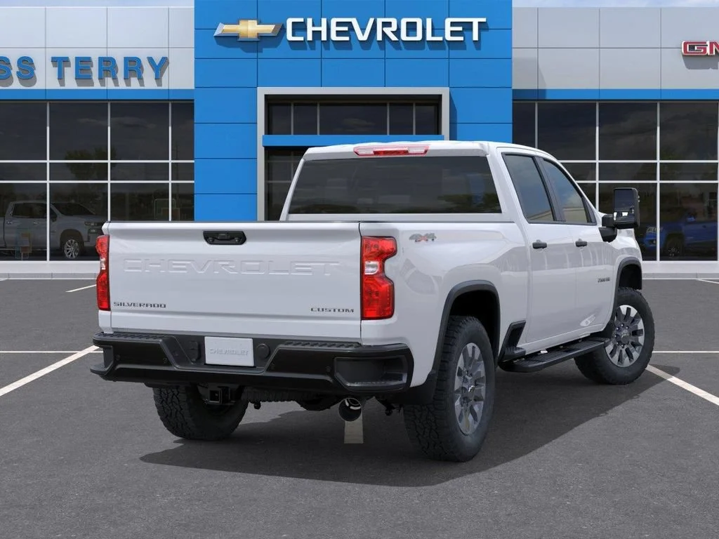 2026 Chevrolet Silverado 2500 HD Custom - Photo 4