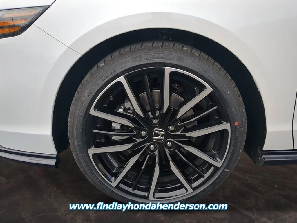 New 2026 Platinum White Pearl Honda Touring image 9