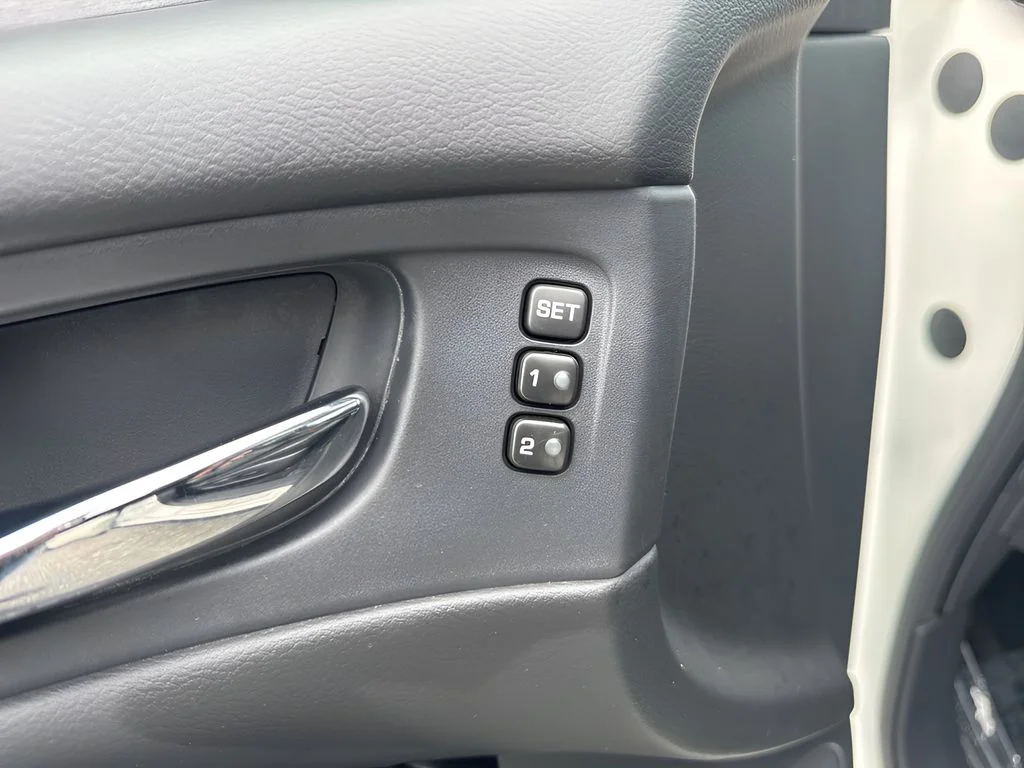 Used 2024 White Nissan SL image 11