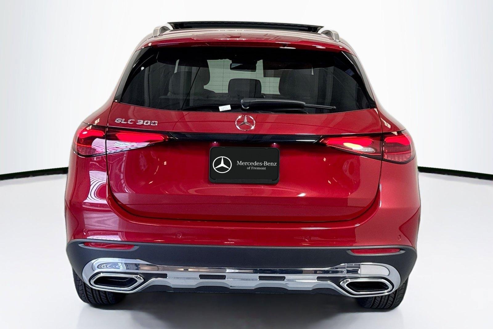 New 2026 Manufaktur Patagonia Red Metallic Mercedes-Benz GLC 300 image 6