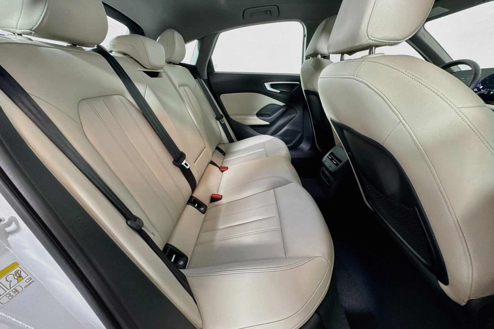 Used 2025 Arkona White Audi Premium image 24