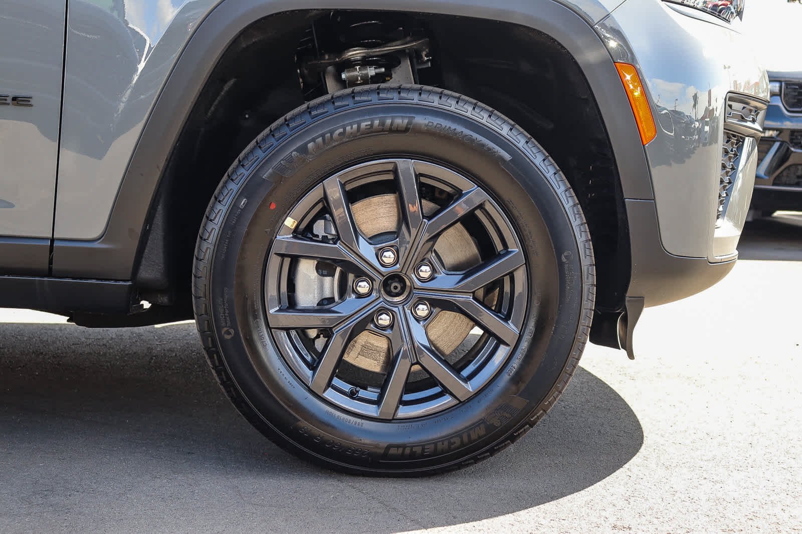 New 2027 Sting-Gray Clear-Coat Paint Jeep Laredo Altitude image 10