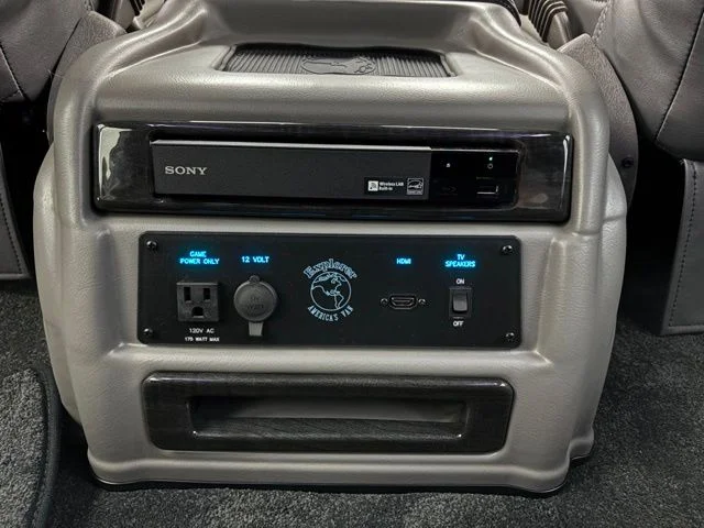 New 2026 Summit White GMC Work Van image 43