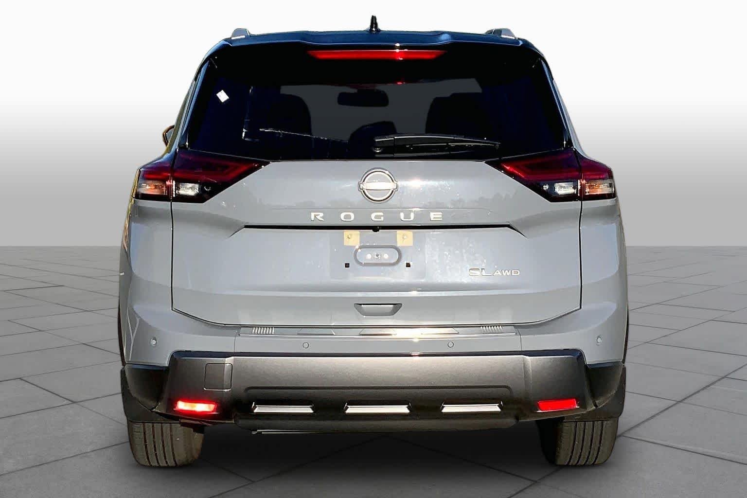 Used 2024 Boulder Gray Pearl/Super Black Nissan SL image 5