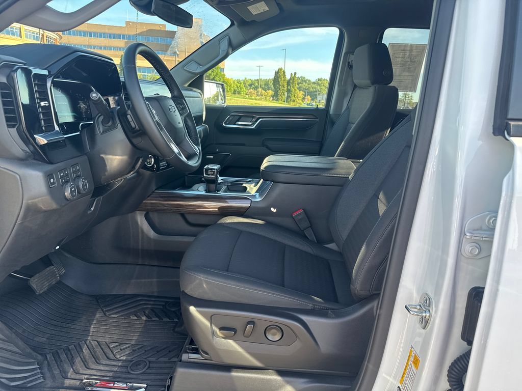 2026 Chevrolet Silverado 1500 LT Trail Boss - Photo 10