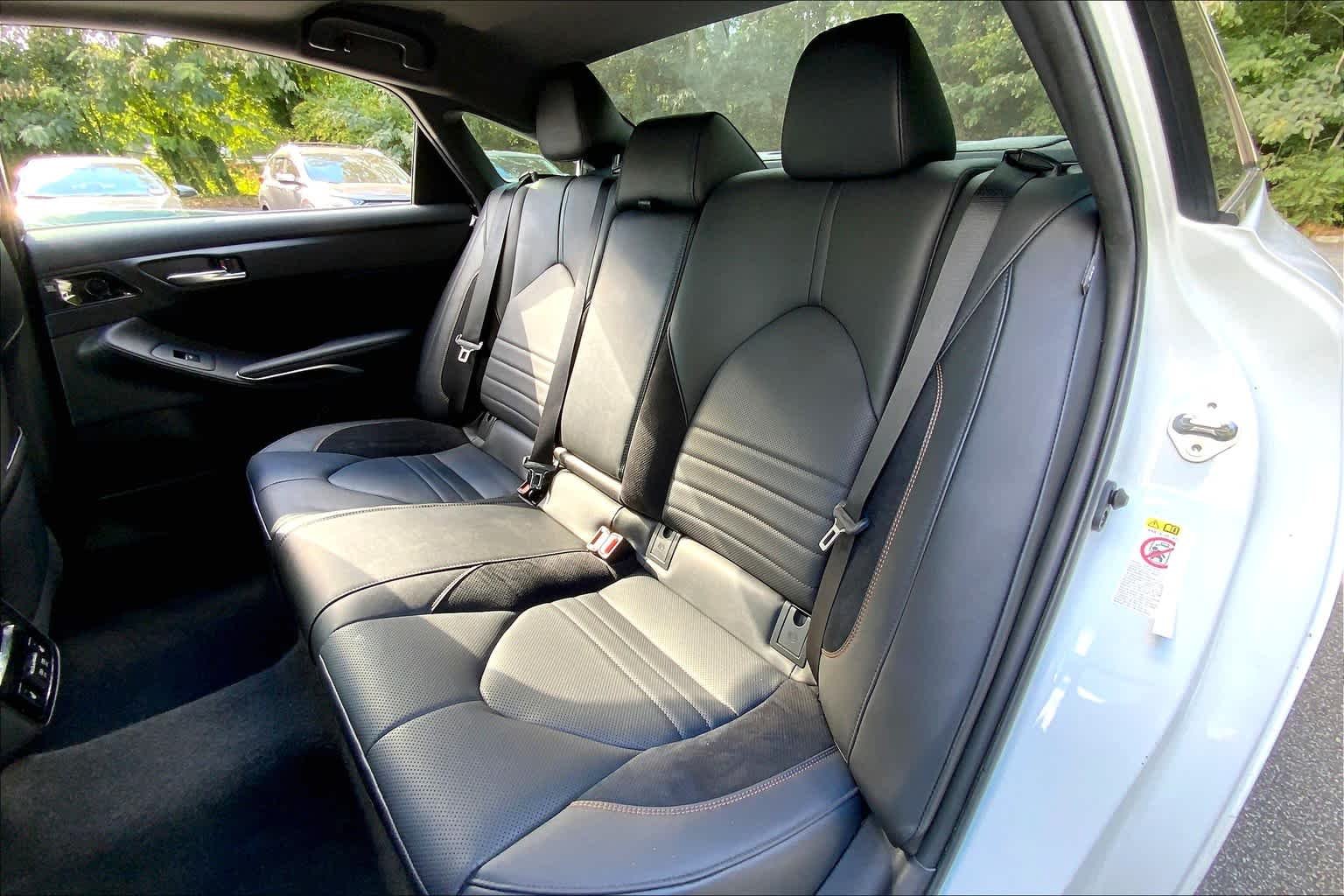 Used 2019 Wind Chill Pearl Toyota Touring image 20