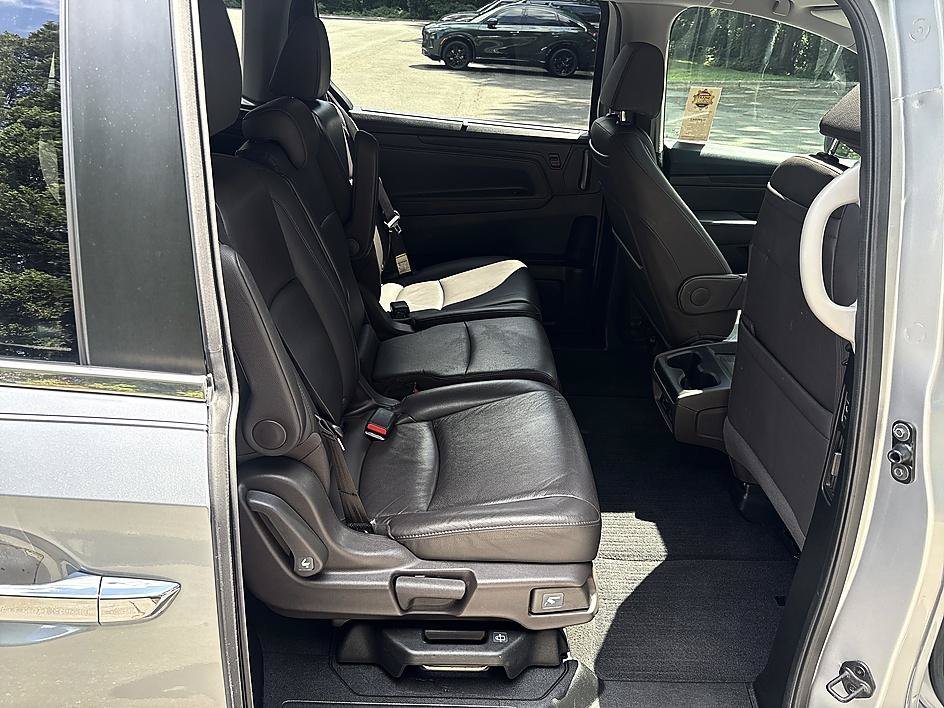 Used 2019 Lunar Silver Metallic Honda EX-L image 22