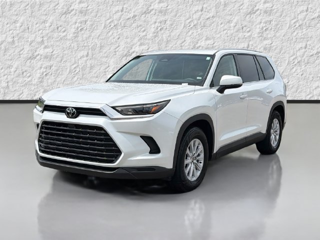 Used 2026 Pearl Toyota XLE image 7