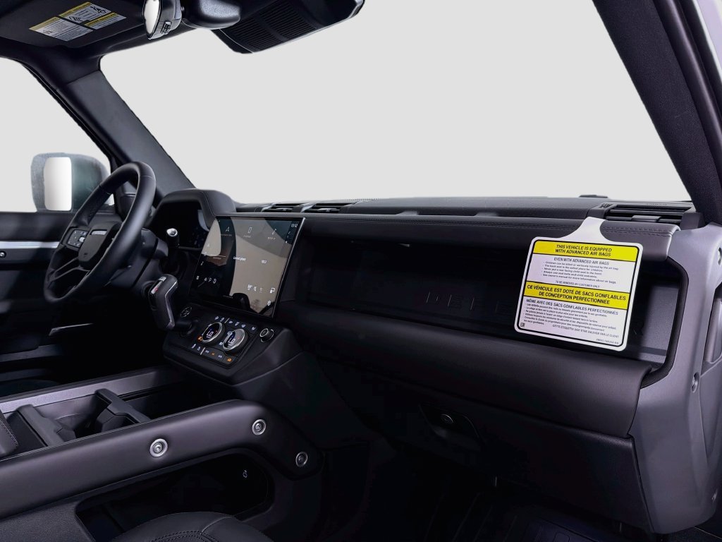 New 2026 Fuji White Land Rover X-Dynamic SE image 31