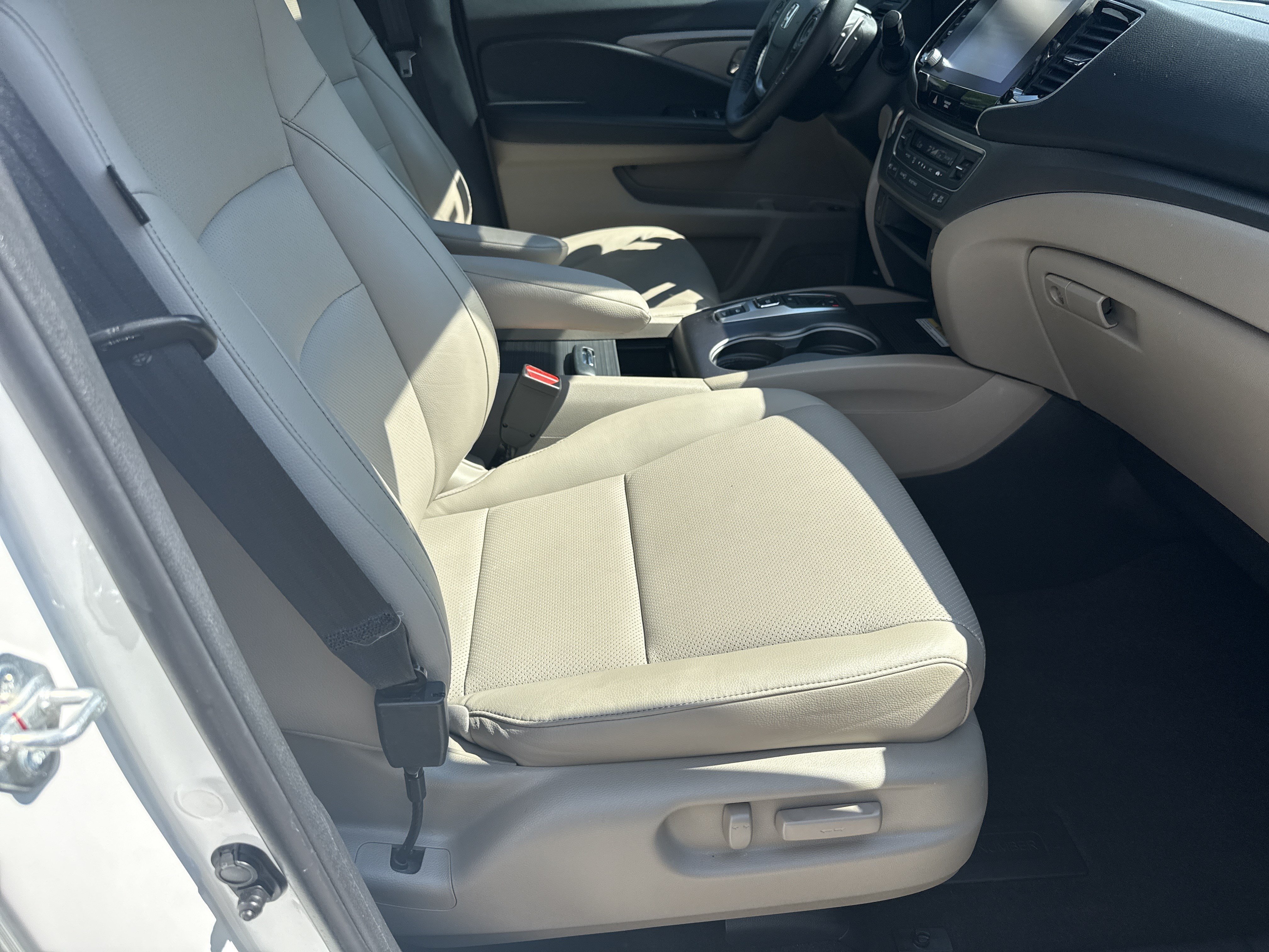 Used 2023 White Honda RTL-E image 13