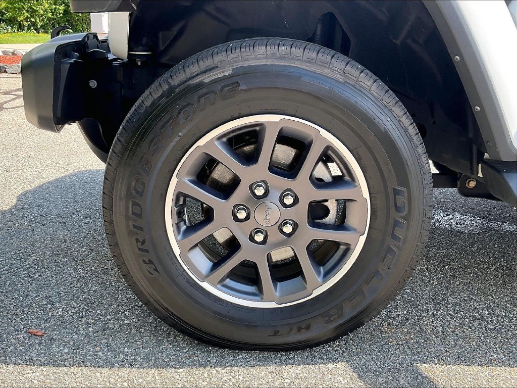 Used 2022 Bright White Clearcoat Jeep Overland image 7