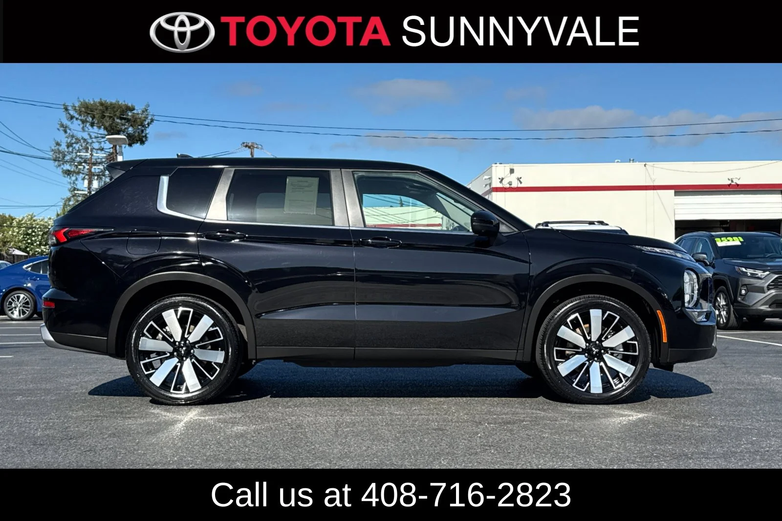 Used 2025 Black Mitsubishi SE image 7