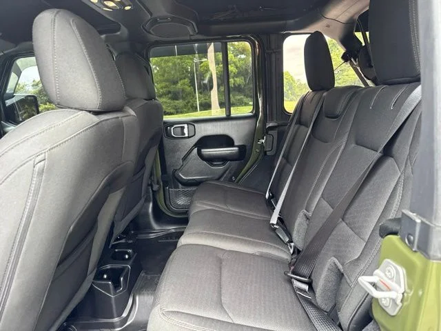 Used 2022 Green Jeep Unlimited Sport Altitude image 14