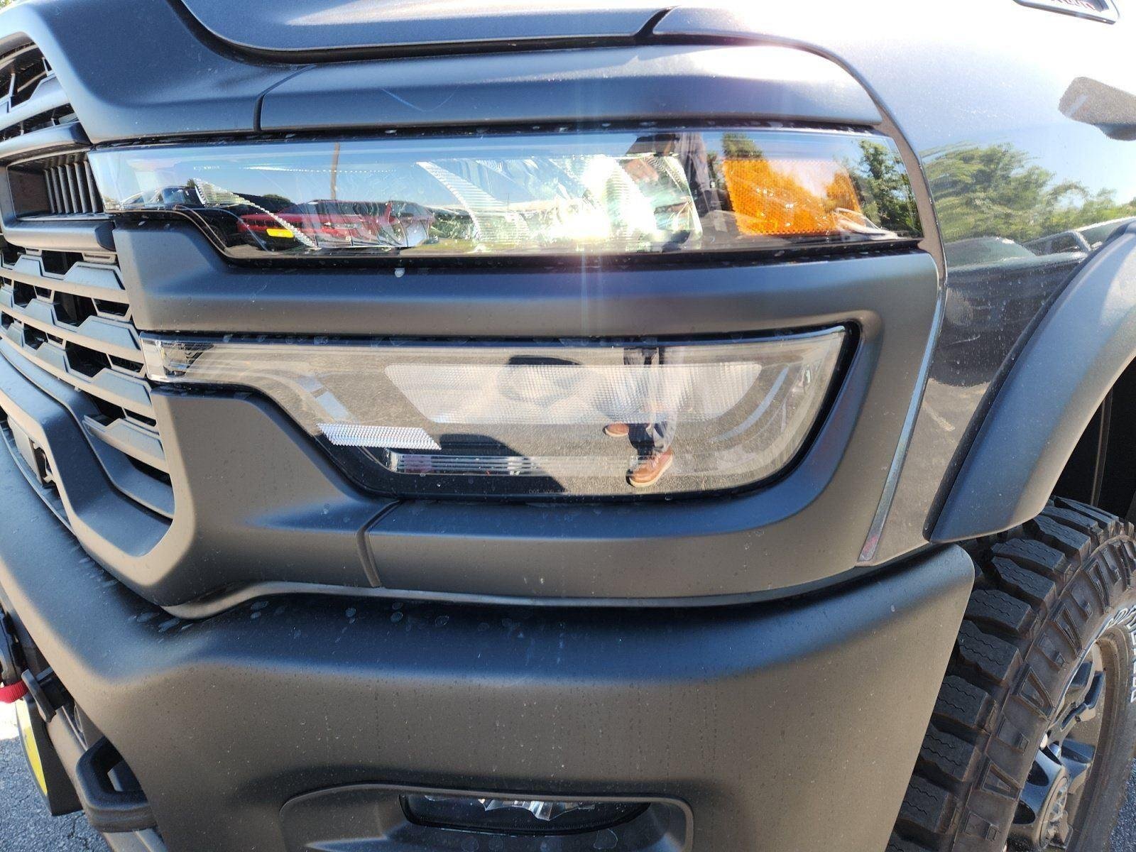 New 2026 Granite Crystal Metallic Clear-Coat Exterior Paint RAM Tradesman image 9