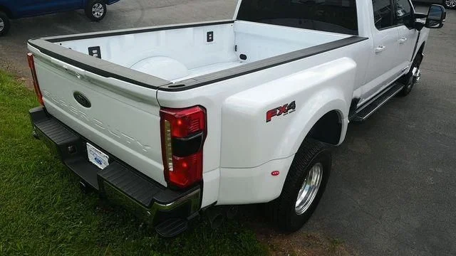 New 2026 Oxford White Ford F-350® Lariat® image 7