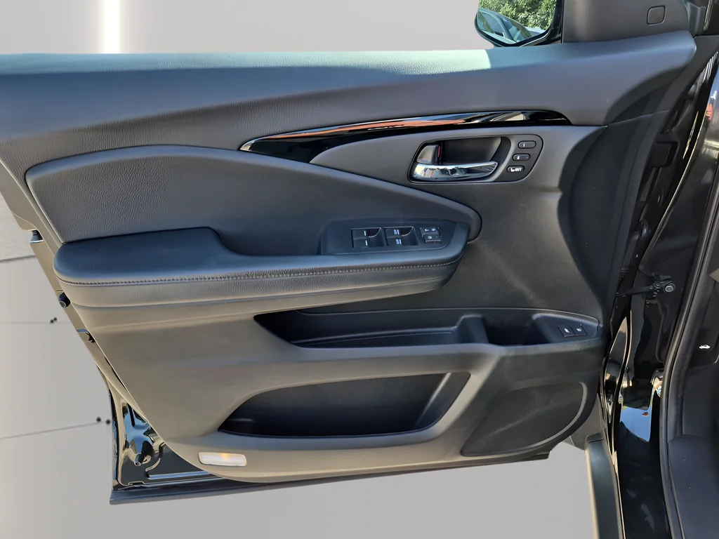 Used 2022 Black Honda Touring image 19