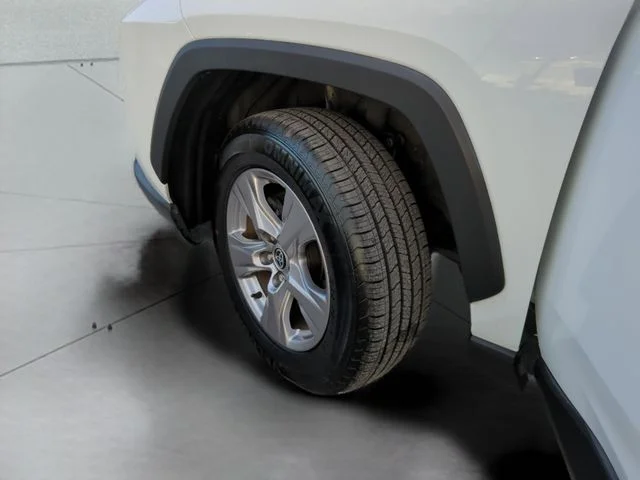 Used 2022 White Toyota XLE image 37