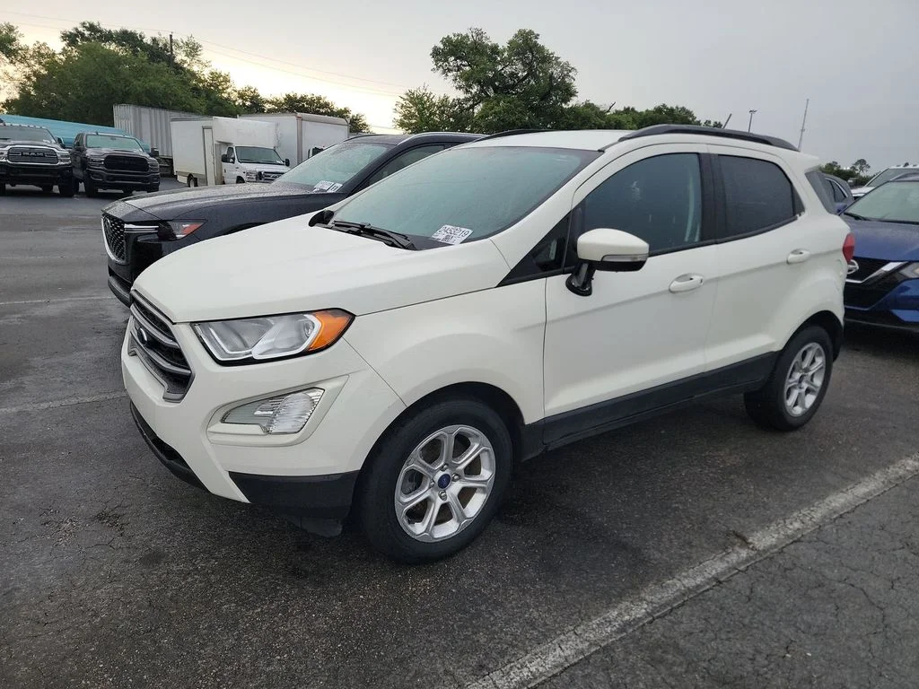 Used 2021 White Ford SE image 1