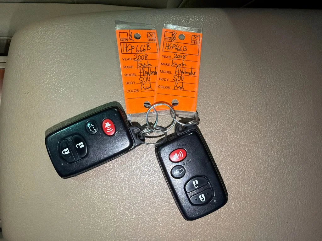 Used 2008 Salsa Red Pearl Toyota Limited image 44