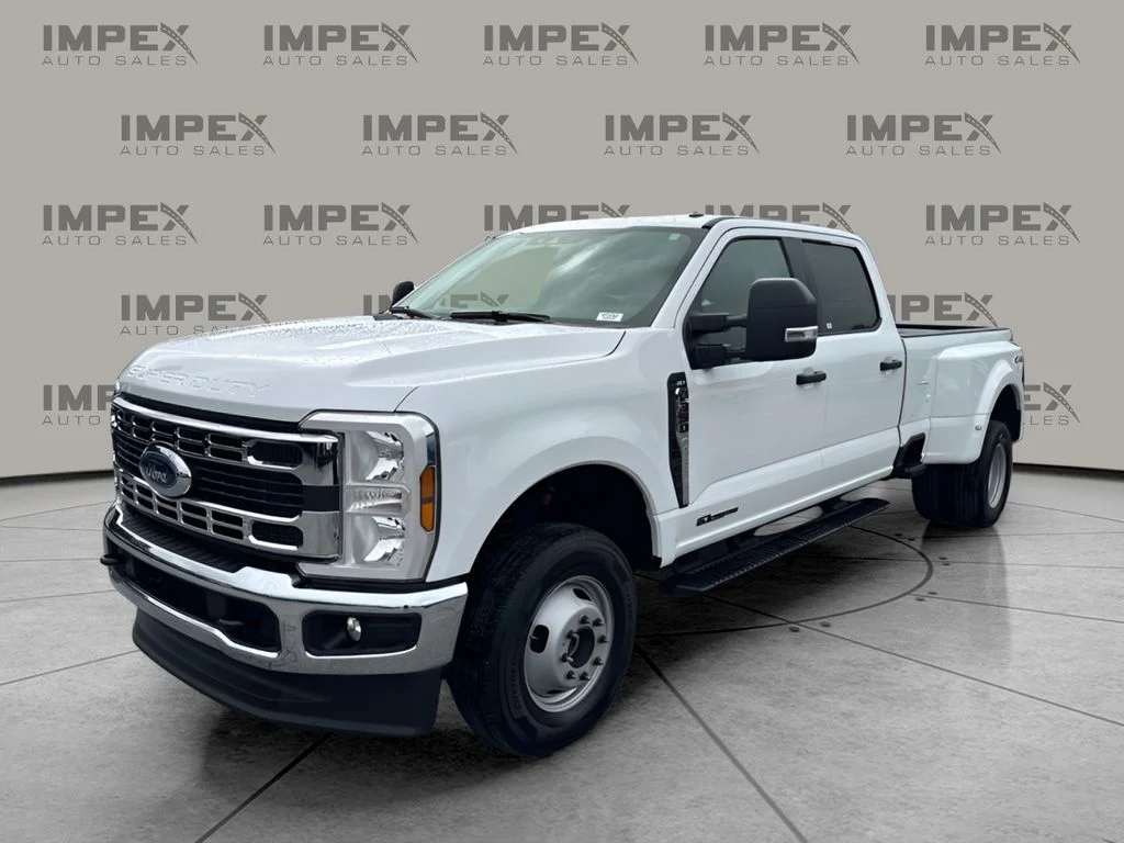 Used 2025 White Ford XLT image 1